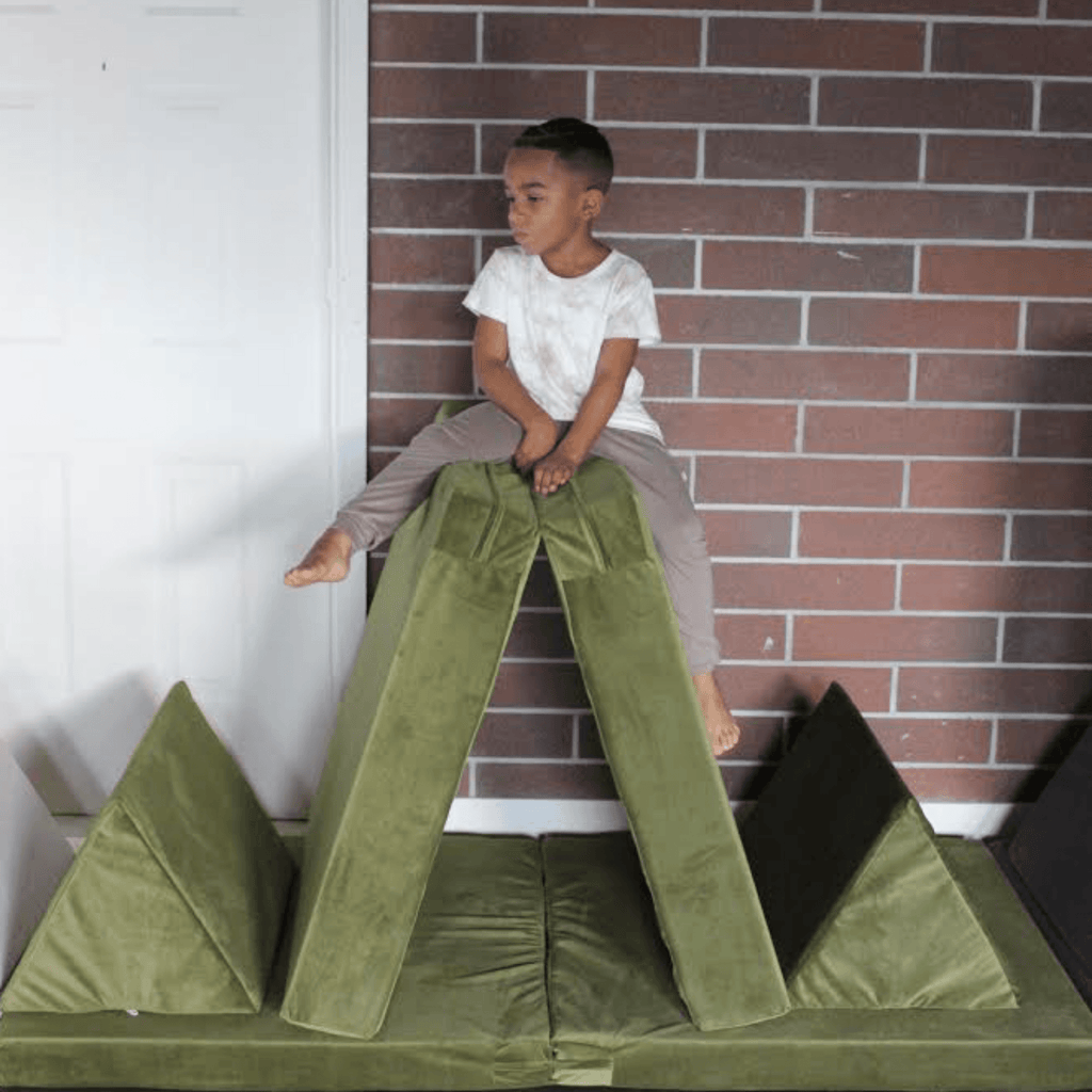 Cushy Couch - Cushy Couch